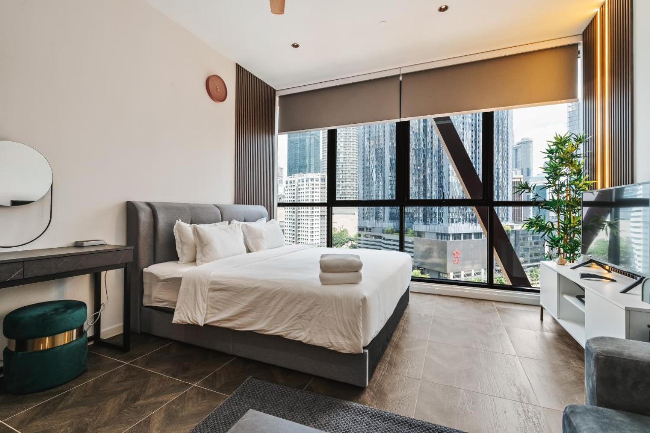Scarletz Klcc Apartments By Soulasia Kuala Lumpur Exterior photo